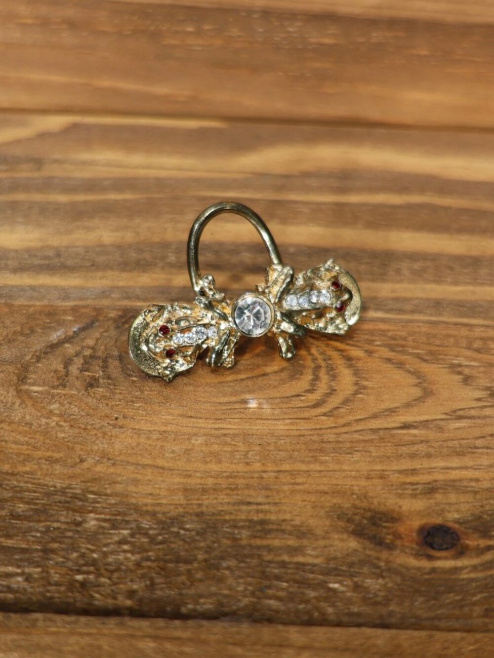 Vintage Two Frogs Brooch Pin Gold Tone Metal Rhinestone With Red Rhinestone Eyes